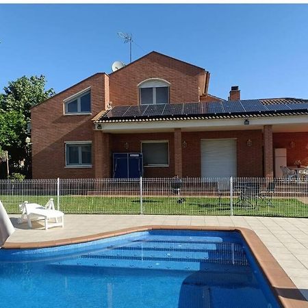 Casa Con Jardin Y Piscina Privada. Villa Santa Eulalia de Ronsaná Exteriör bild