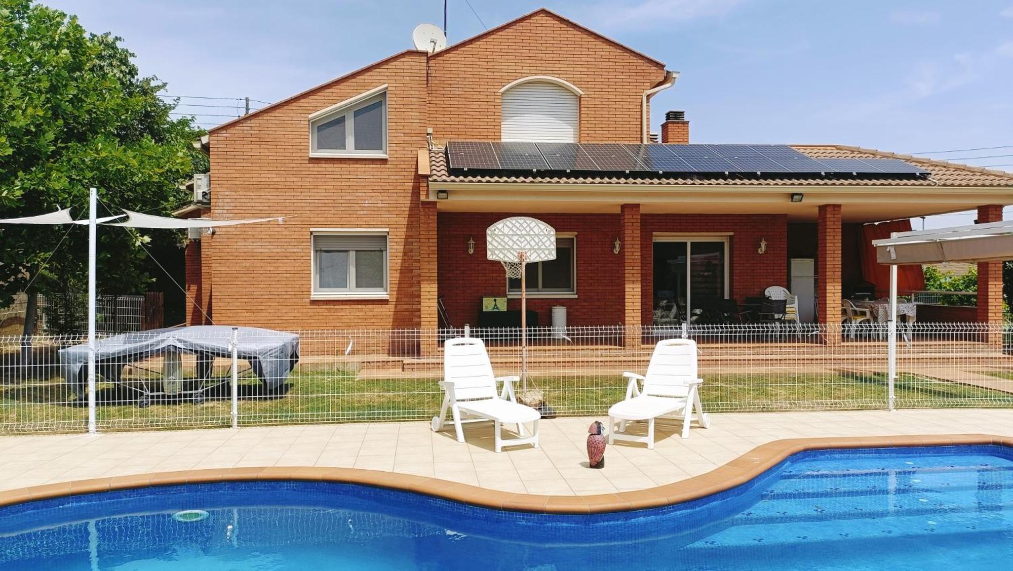 Casa Con Jardin Y Piscina Privada. Villa Santa Eulalia de Ronsaná Exteriör bild