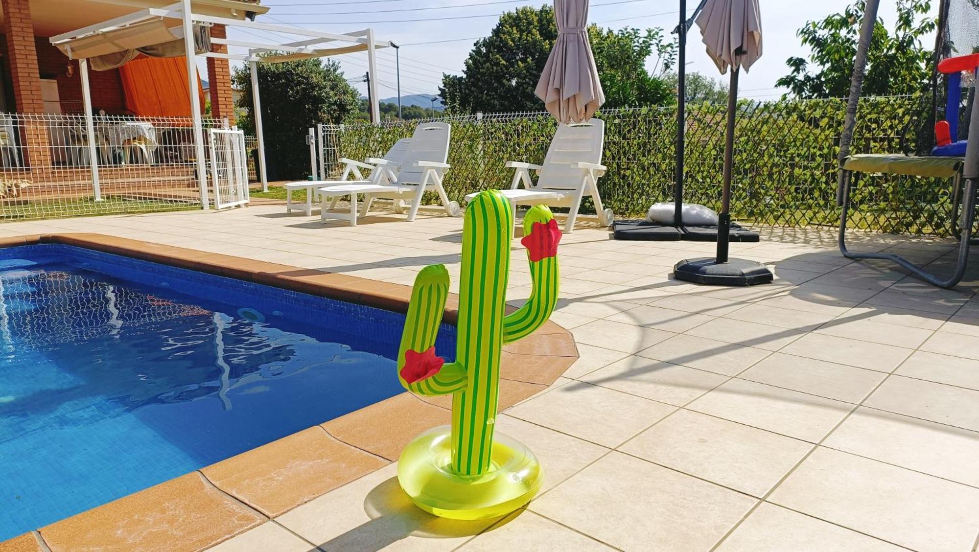 Casa Con Jardin Y Piscina Privada. Villa Santa Eulalia de Ronsaná Exteriör bild