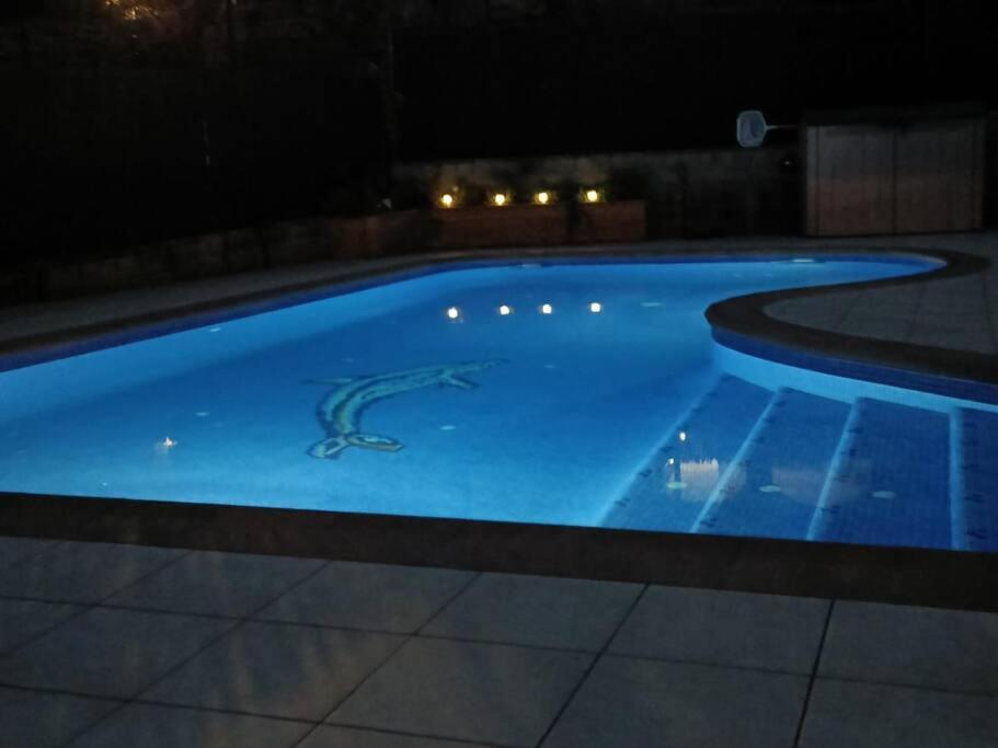 Casa Con Jardin Y Piscina Privada. Villa Santa Eulalia de Ronsaná Exteriör bild