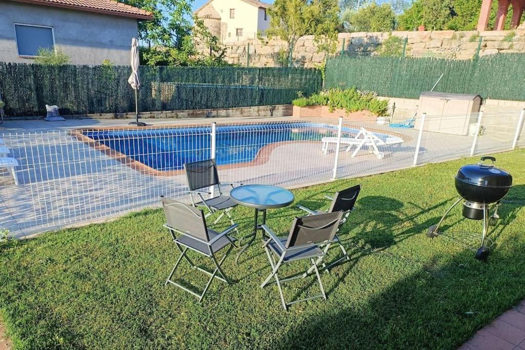 Casa Con Jardin Y Piscina Privada. Villa Santa Eulalia de Ronsaná Exteriör bild