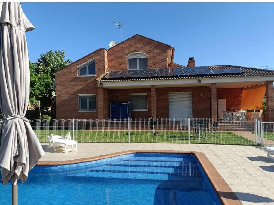 Casa Con Jardin Y Piscina Privada. Villa Santa Eulalia de Ronsaná Exteriör bild